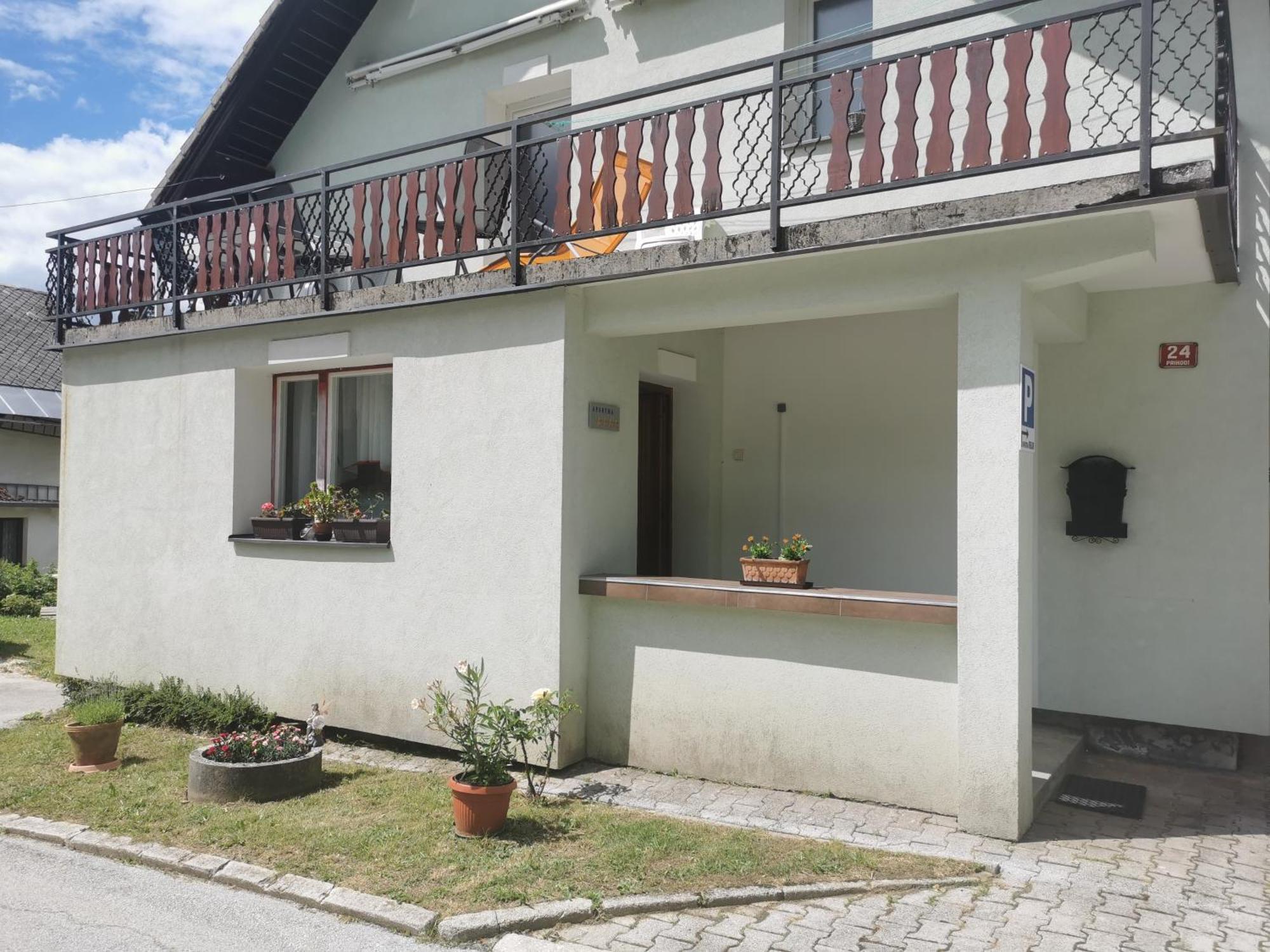 Apartma Rekar - A House, Where You Can Relax In The Embrace Of Nature Jesenice Exteriör bild